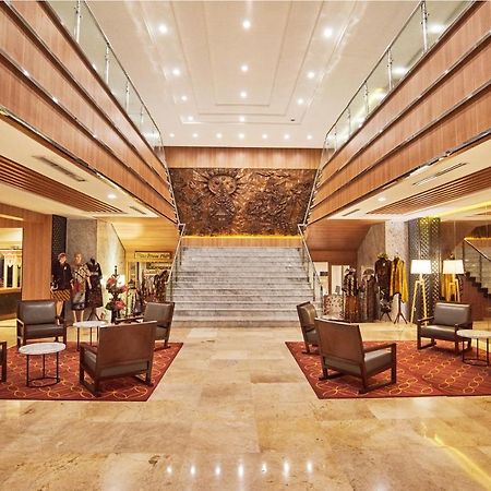 Patra Semarang Hotel & Convention Buitenkant foto