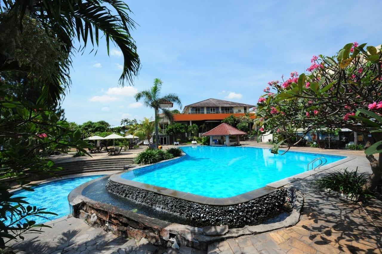 Patra Semarang Hotel & Convention Buitenkant foto