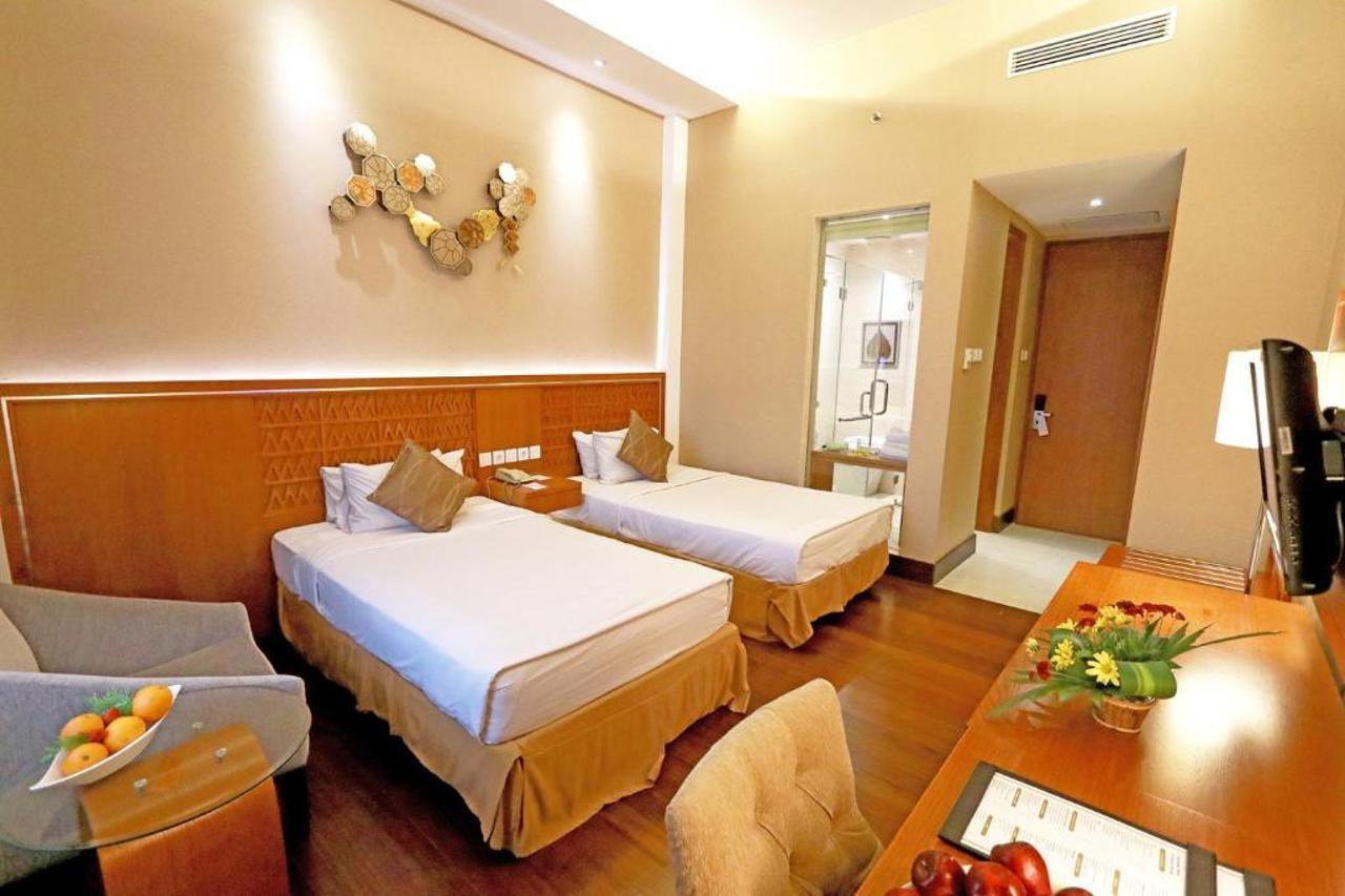 Patra Semarang Hotel & Convention Buitenkant foto