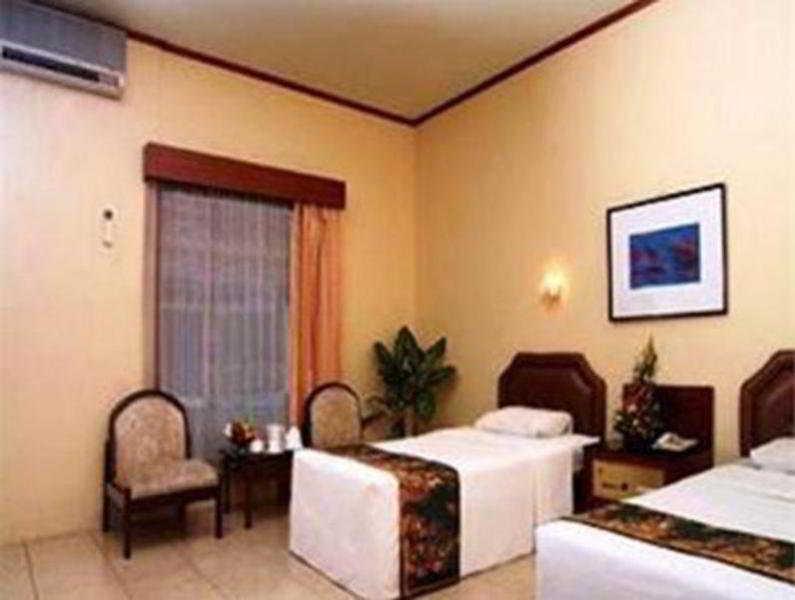 Patra Semarang Hotel & Convention Buitenkant foto