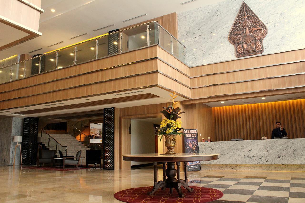 Patra Semarang Hotel & Convention Buitenkant foto