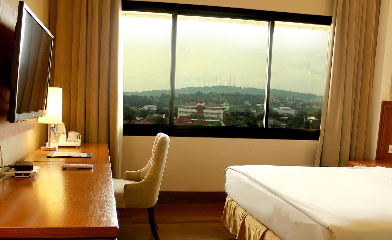 Patra Semarang Hotel & Convention Buitenkant foto