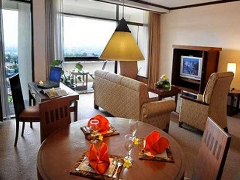 Patra Semarang Hotel & Convention Buitenkant foto