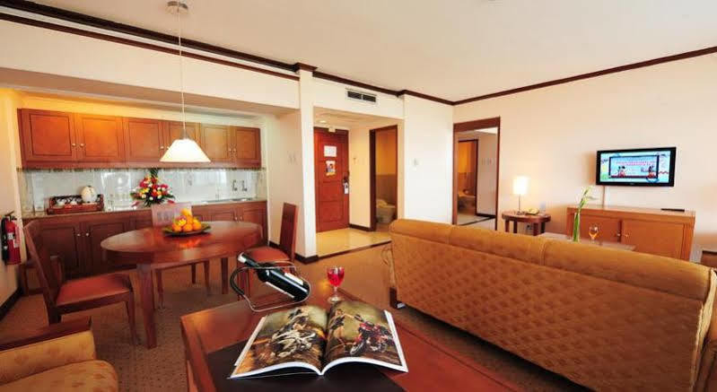 Patra Semarang Hotel & Convention Buitenkant foto